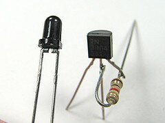 Соединенные детали и фоторезистор